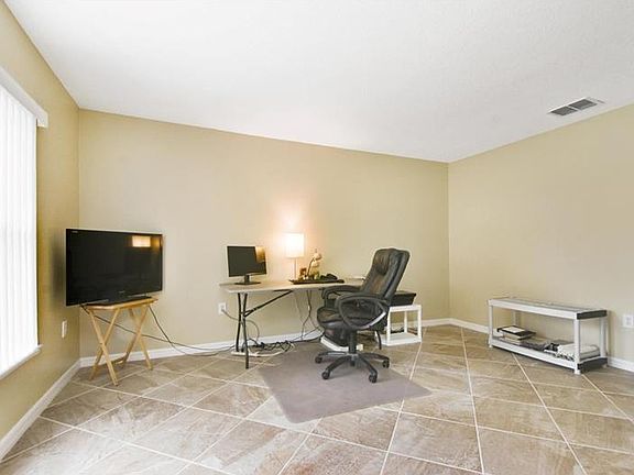 5th image of 1540 Deerfield Ave