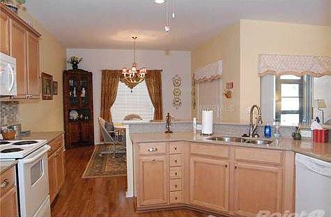 5th image of 4472 Strathmore Dr