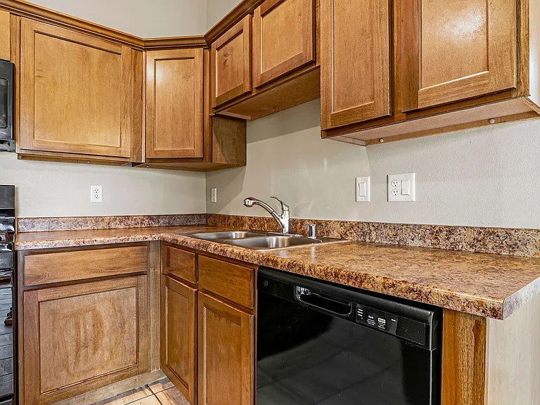 714 Hc Gilbert Minjares Dr — Photo 31