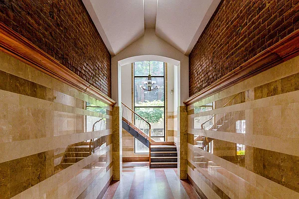 Sold by Keller Williams Realty Empire | media 16