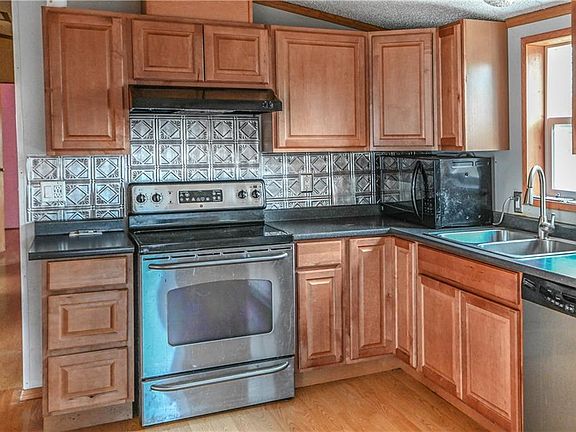 2nd image of 4176 Cambridge Dr