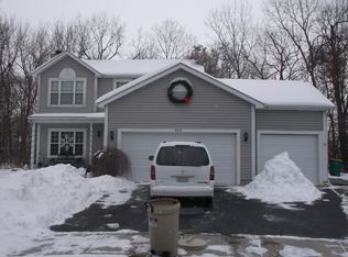 8612 Sycamore Ct, Fox Lake, IL 60020