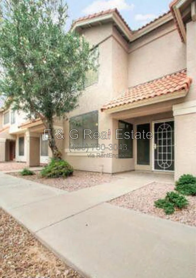 2 bed, 2.5 bath, 1272 sqft, $1,695 — Photo 4
