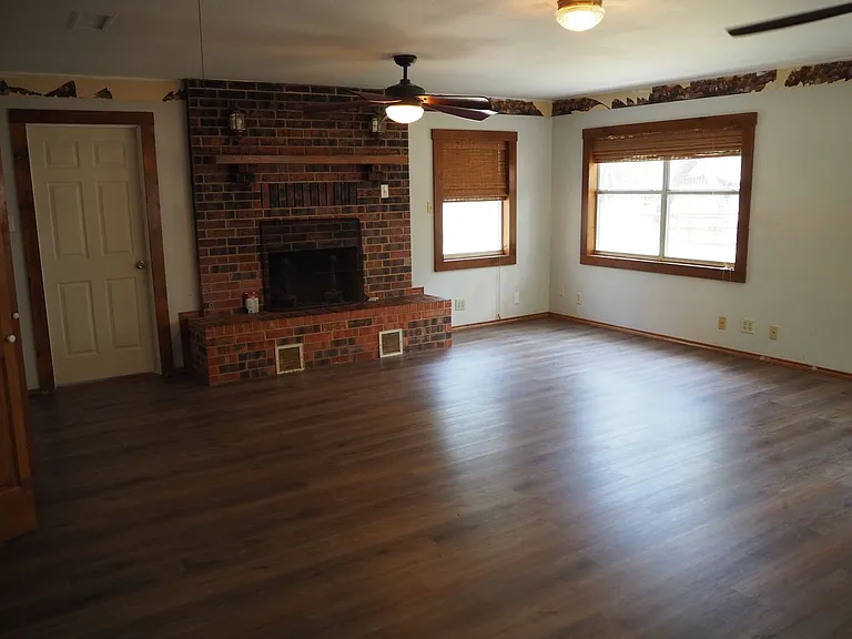 7118 FM 2931 — Photo 14