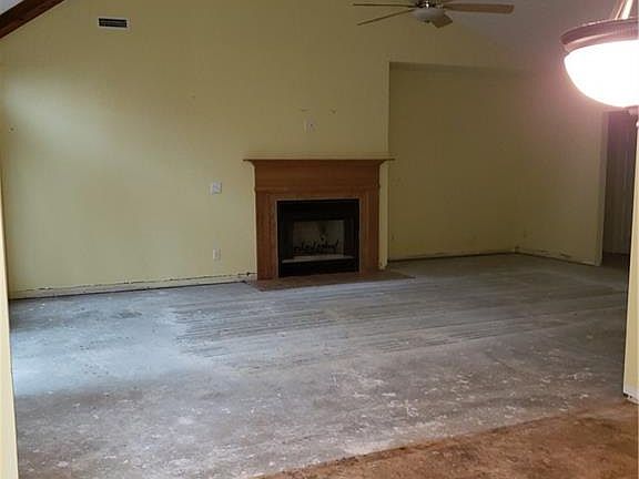 4th image of 11320 Pine Acres Ln