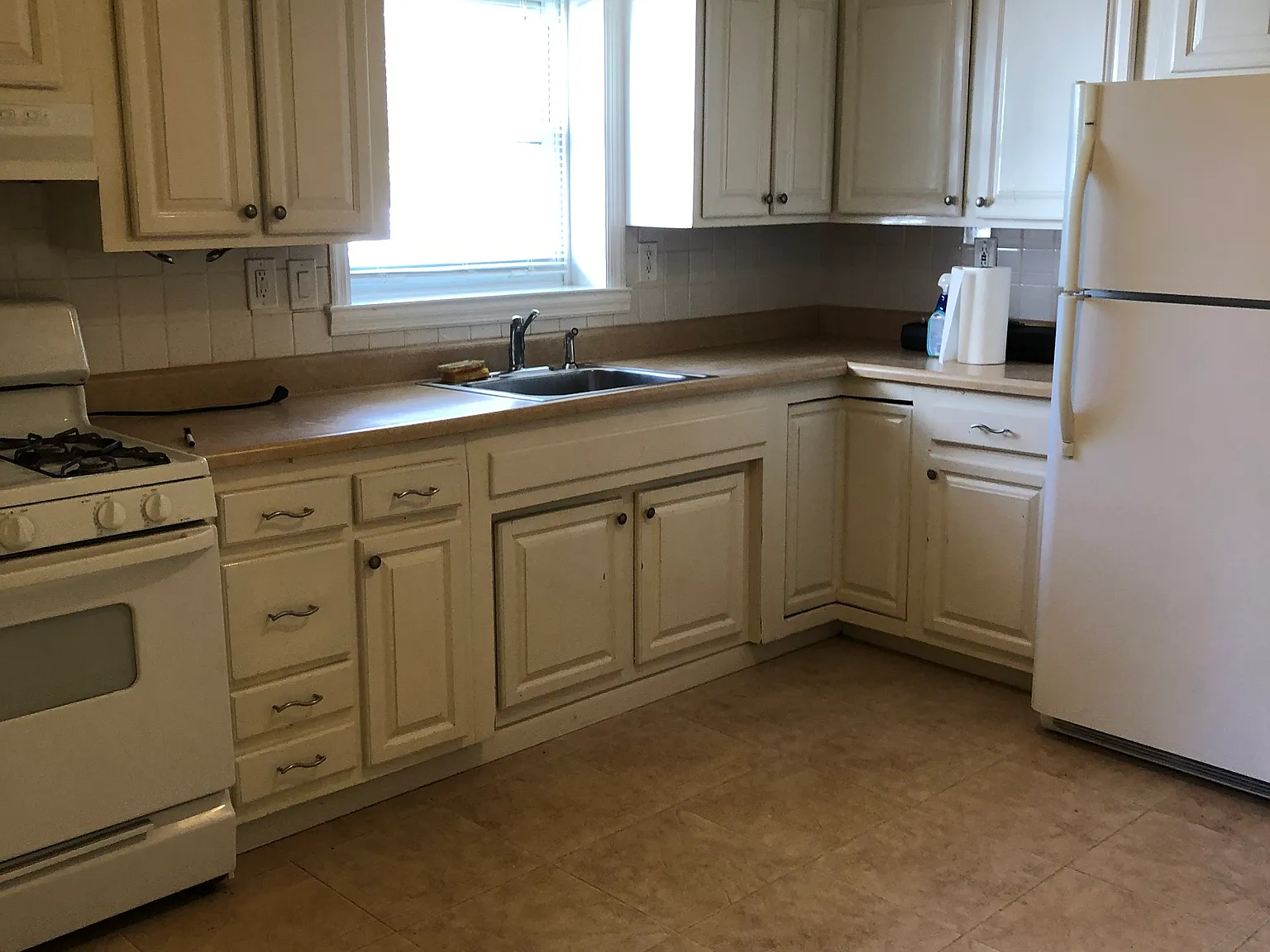 36 E Devonia Ave — Photo 2