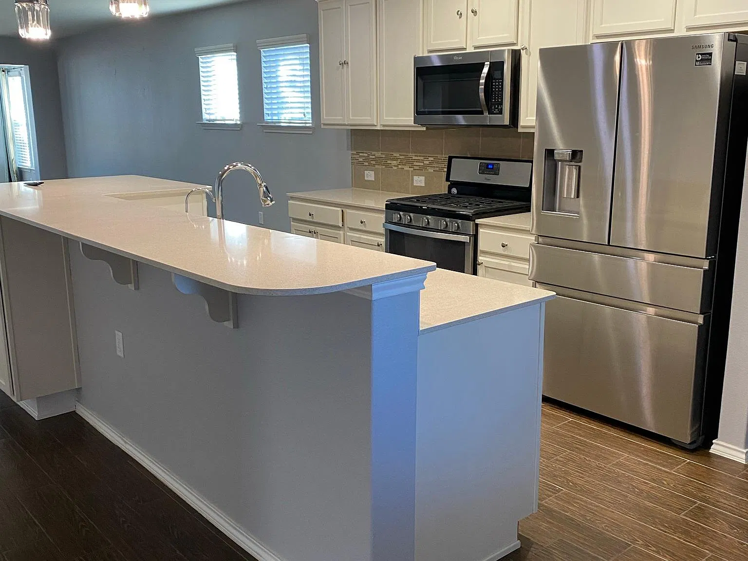 3 bed, 2090 sqft, $2,700 — Photo 3