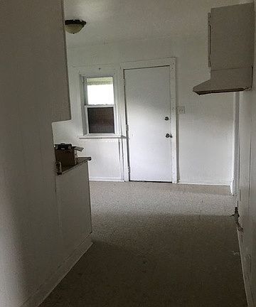 3rd image of 1811 Park Ave