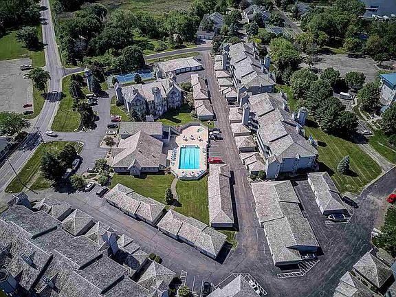 3rd image of 5387 Mariners Cove Dr Unit 305