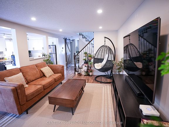 3rd image of 333 Rosette Dr
