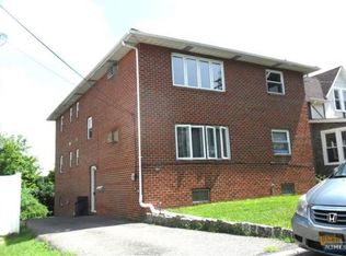 184 Central Ln, Secaucus, NJ 07094