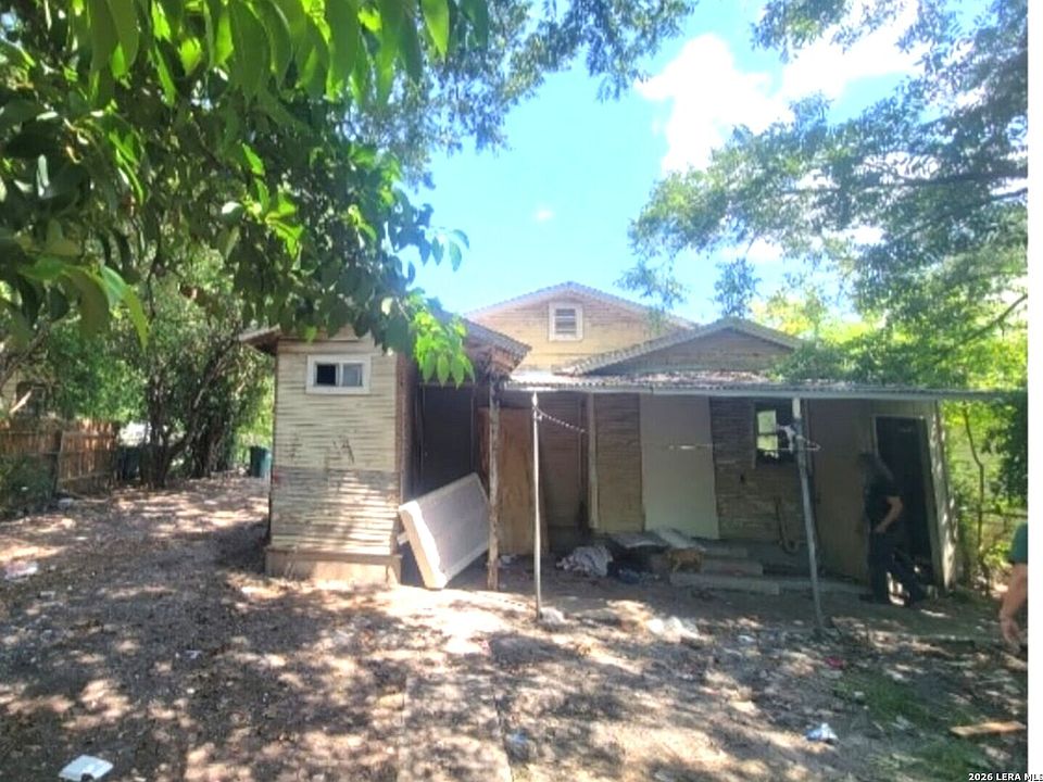 2nd image of 410 Elks Dr