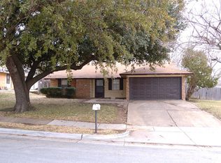904 Grants Pkwy, Arlington, TX 76014