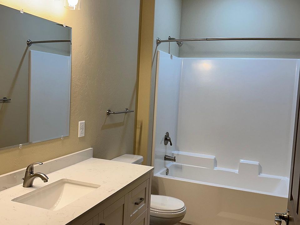 Second bathroom - full with tub/shower