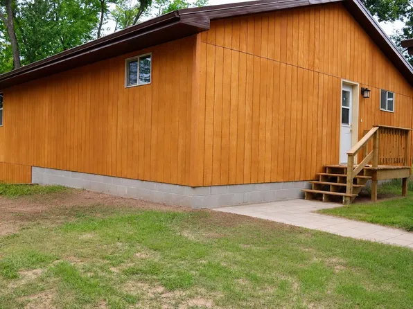 E7708 Cut Off Rd, New London, WI 54961