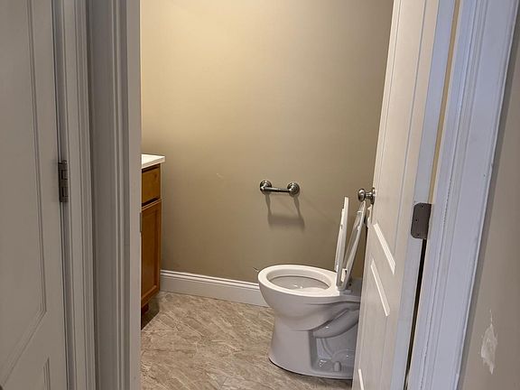4th image of 21-23 West St #1