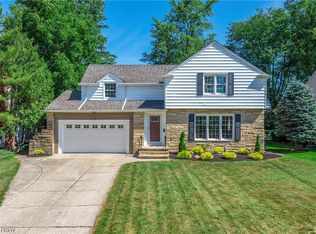21140 N Park Dr, Fairview Park, OH 44126