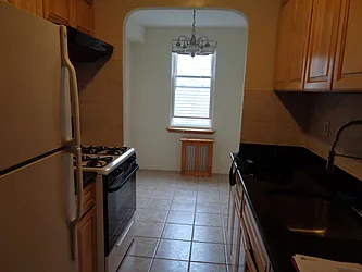 Rented by Zikos Realty Services