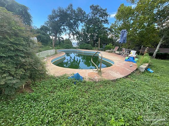 4th image of 11005 Manatee Dr