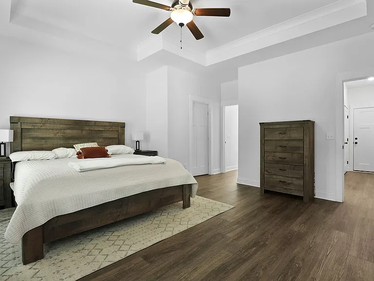 1003 Dolphin Ct NE — Photo 32