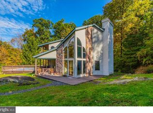 345 Hill Rd, Green Lane, PA 18054