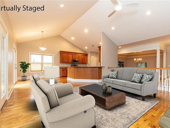 5th image of 542 Honeysuckle Ln