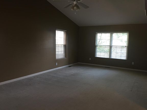 3rd image of 2045 Drummond Dr