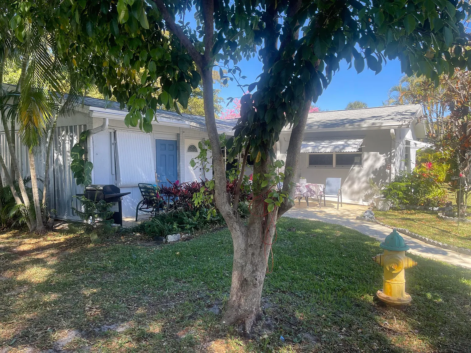 2 bed, 1.5 bath, 1238 sqft, $2,200 — Photo 2