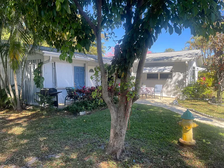 3123 SW Natura Ave — Photo 2
