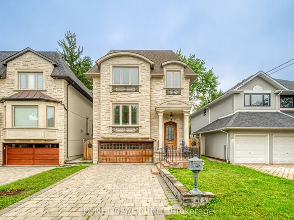 126 Parkview Ave, Toronto, ON M2N 3Y5