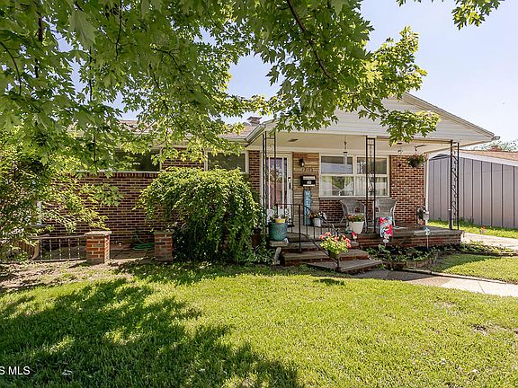 3rd image of 1311 Pennelwood Dr