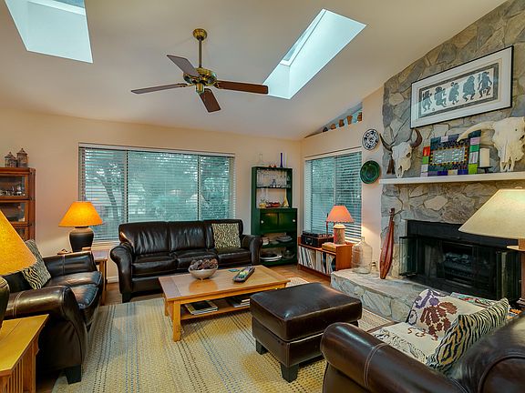 4th image of 206 Azalea Ct