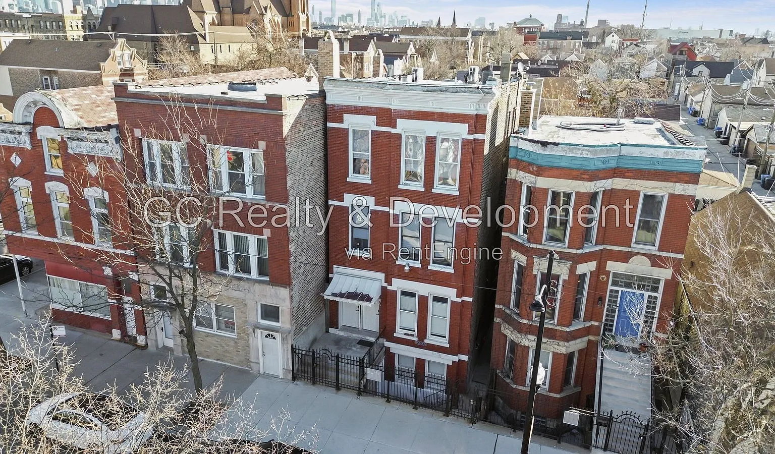 3 bed, 1.0 bath, 800 sqft, $1,900 — Photo 1