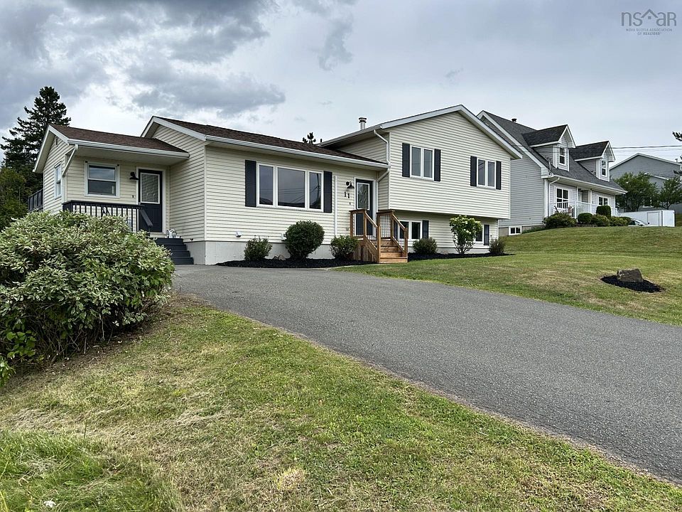 1st image of 11 Heritage Dr