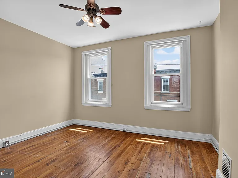2228 Taggert St — Photo 9