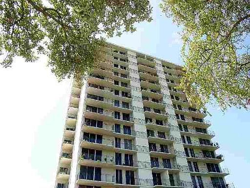 2nd image of 700 E HILDEBRAND AVE #1502