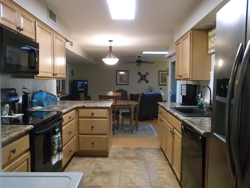 1st image of 10116 W Kingswood Cir