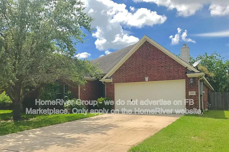 4 bed, 2.0 bath, 2427 sqft, $2,700 — Photo 1