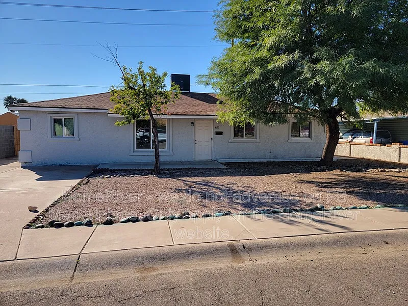 Building Photo - 3129 W Montebello Ave