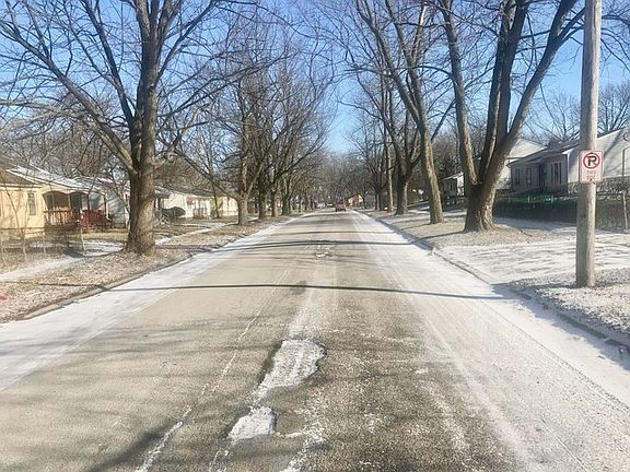 2nd image of 2212 221st St