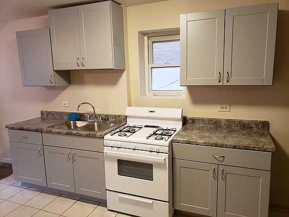 4th image of 5405 W 25th St