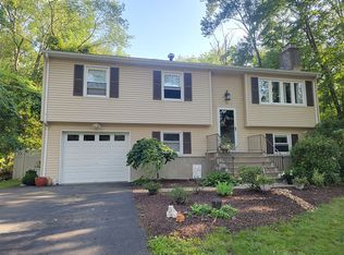 15 Schofield Rd, West Milford, NJ 07480