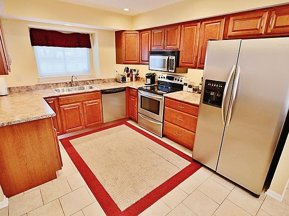 2nd image of 9678 Windjammer Pl