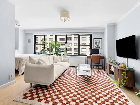 220 East 57th Street image 1 of 8