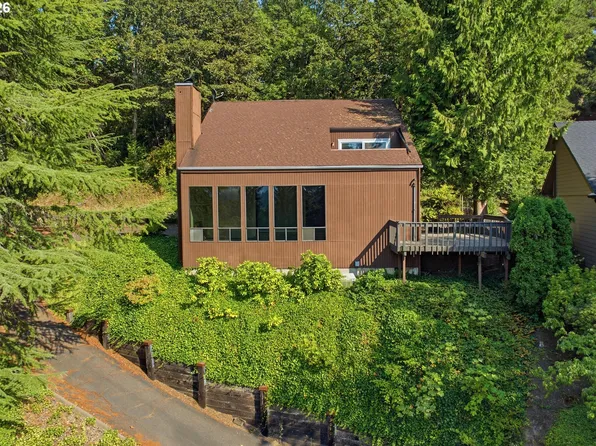 3040 Camellia Dr S, Salem, OR 97302