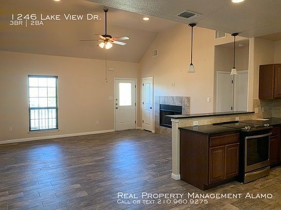 4th image of 1246 Lakeview Dr