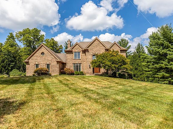 3rd image of 8592 Eagleswalk Ln