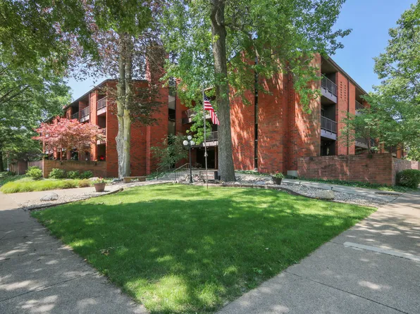 107 N Elm St APT 109, Champaign, IL 61820