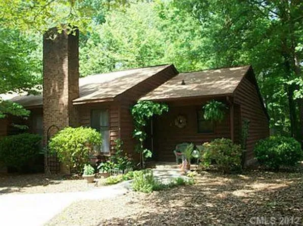 108 Foxwood Village Dr, Fort Mill, SC 29715