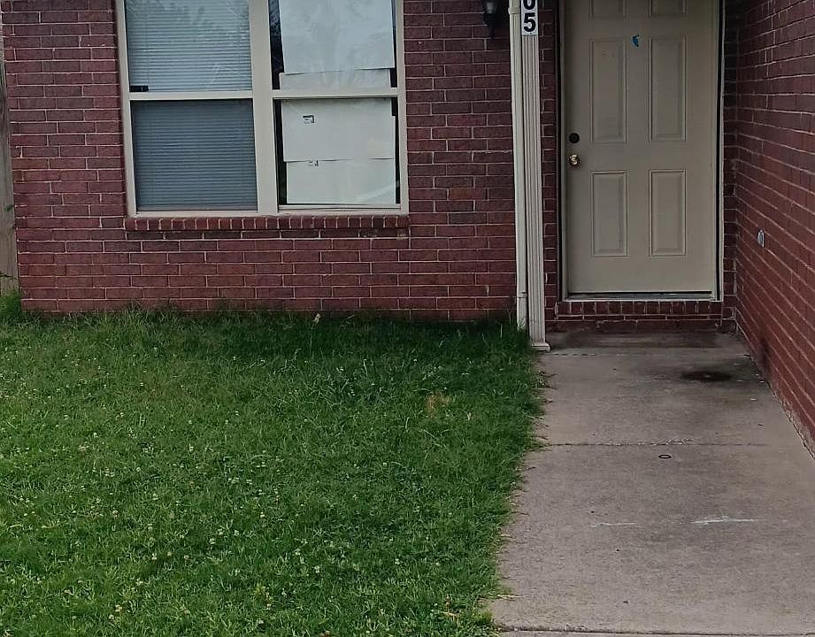 1st image of 405 E Asher Ct